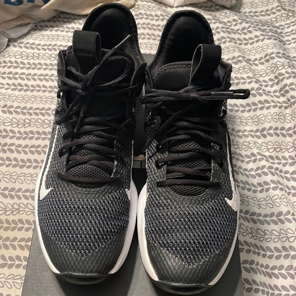 Lebron witness IV size 10 in men.